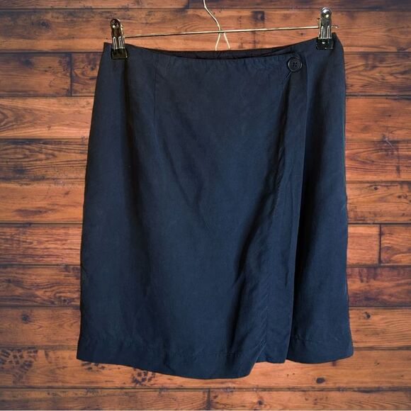 5 for $25🔥Banana Republic Navy Silk Blend Wrap Skirt Size 6 - Picture 1 of 5